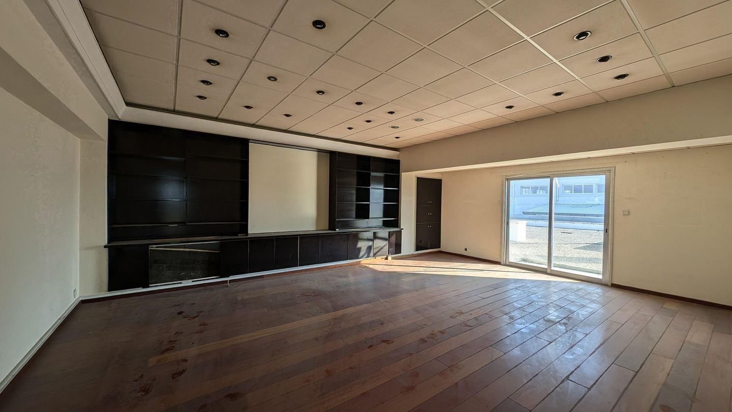 Building with Showroom in Kaimakli, Nicosia photo 24