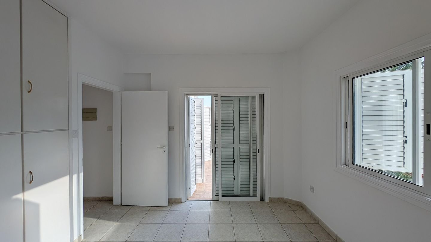 Coastal Living: 3-Bedroom House in Paralimni, Ammochostos photo 23