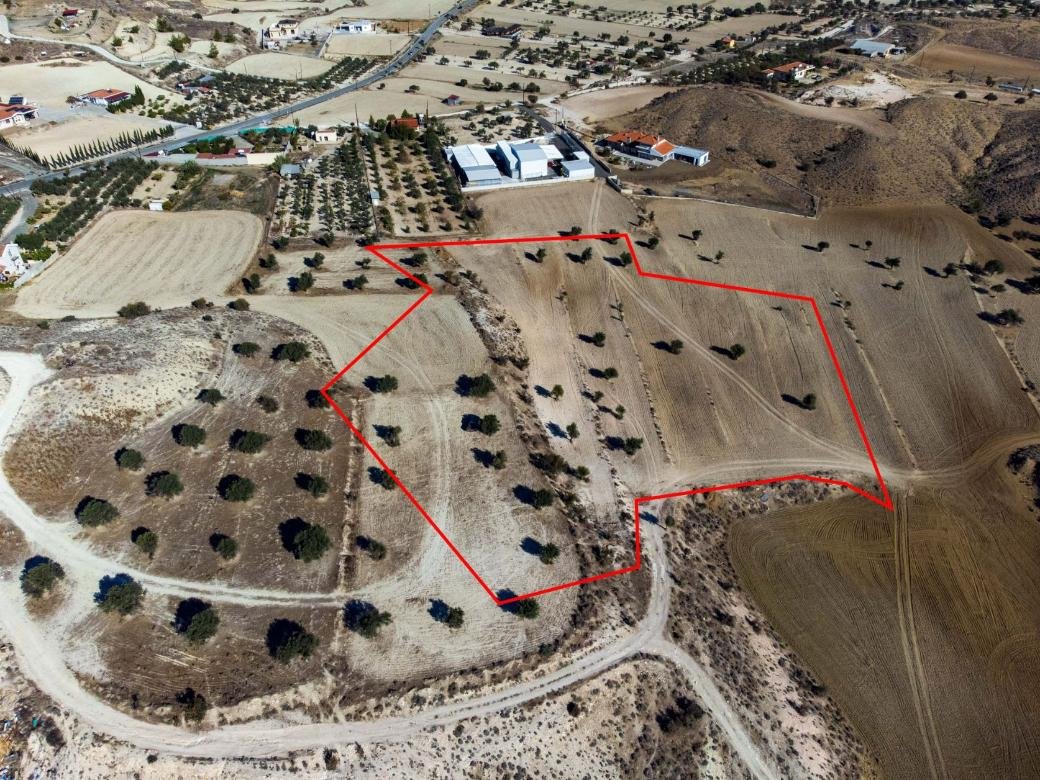 Agricultural field in Analiontas, Nicosia photo 2