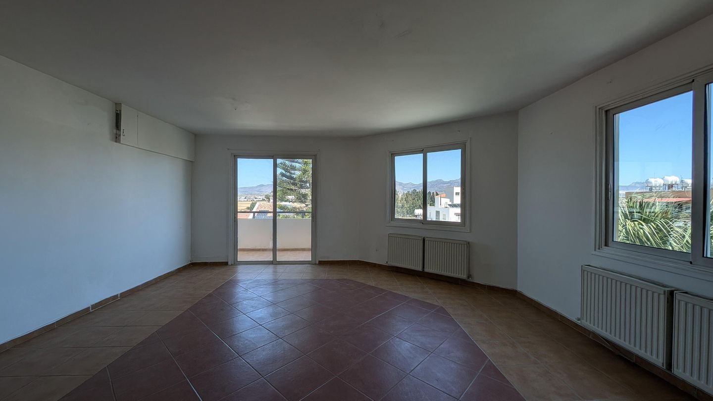 Three-storey building, located in Kaimakli, Nicosia photo 7