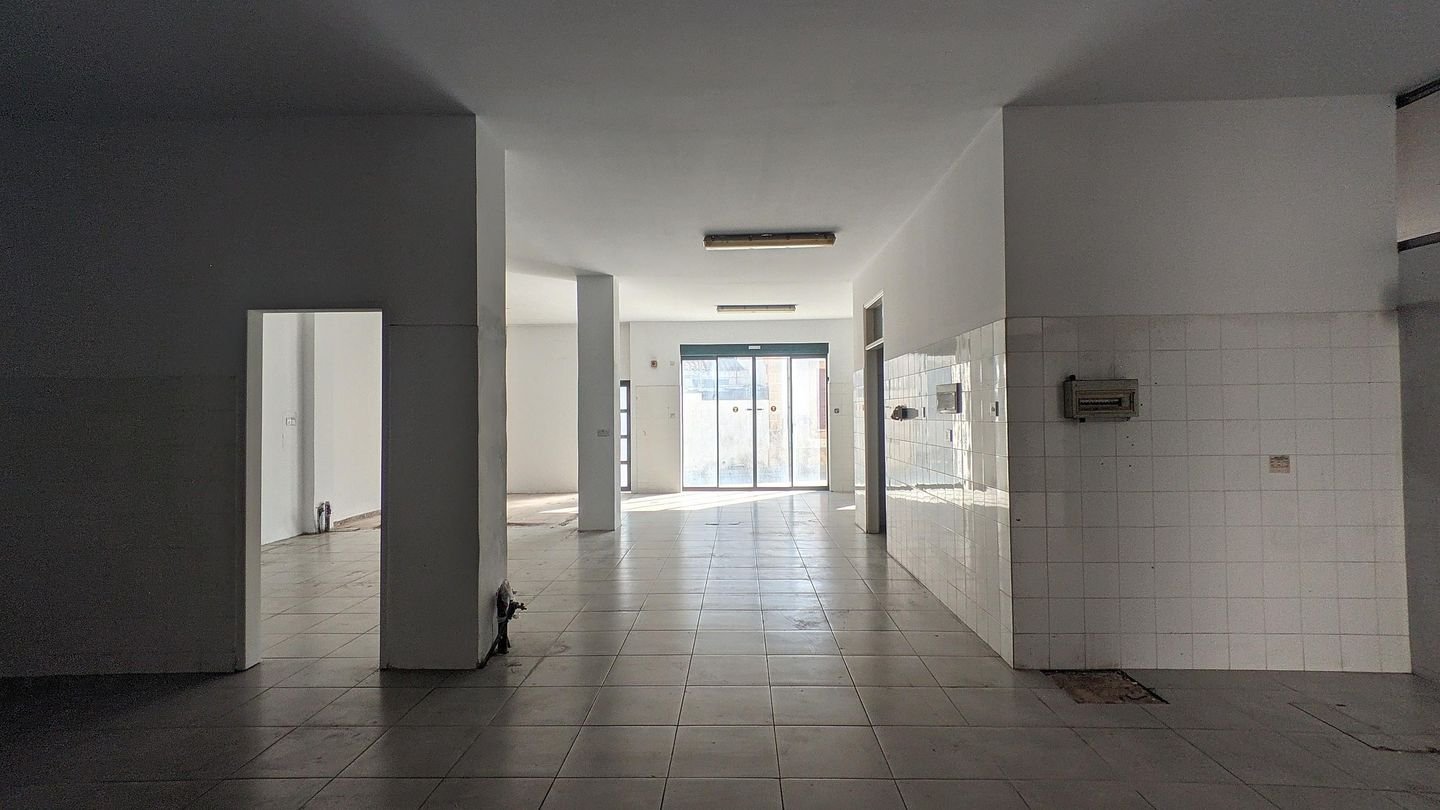 Shop in city center, Agioi Omologites, Nicosia photo 12