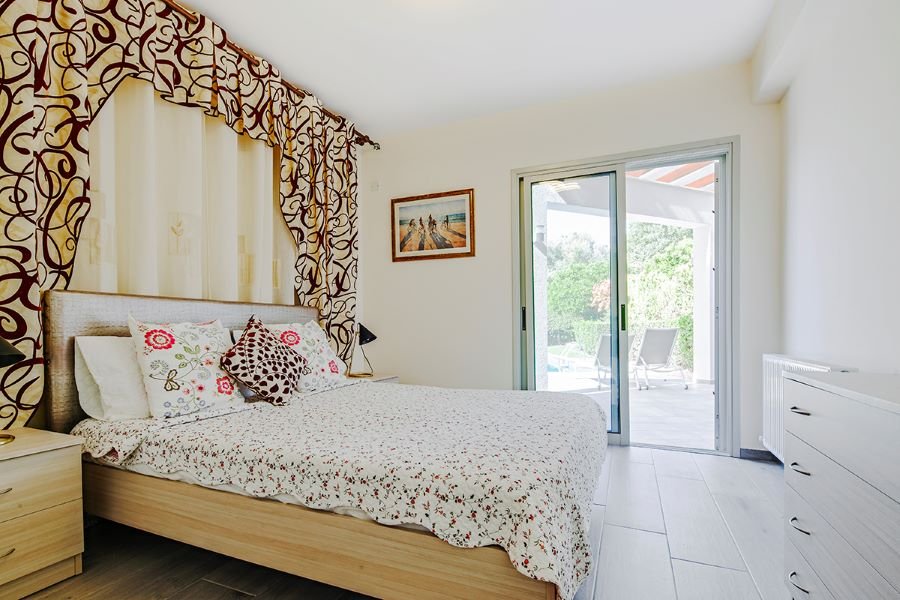 4 BR Villa in Agios Tychonas, Limassol photo 6