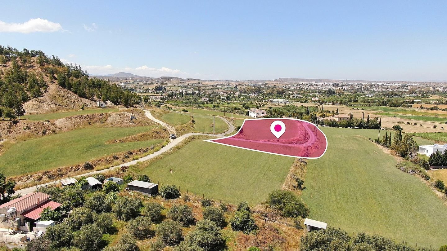Residential field in Pera, Nicosia photo 3