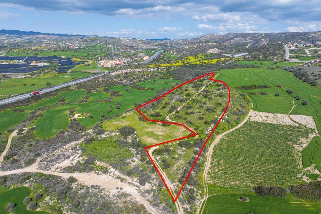 Field in Psematismenos, Larnaca photo 4