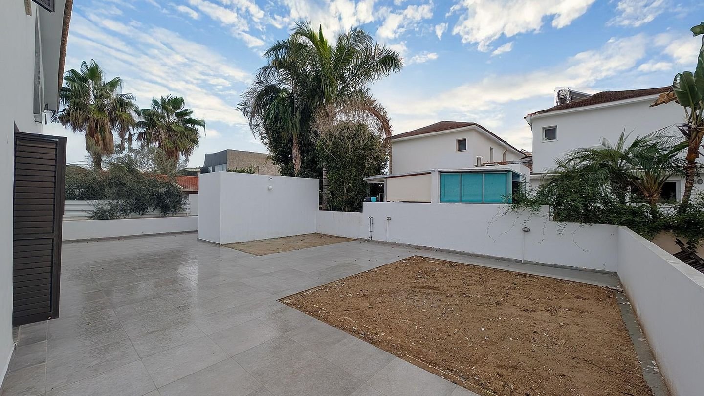 Elegant 3-bedroom semi-detached house in Engomi, Nicosia photo 33