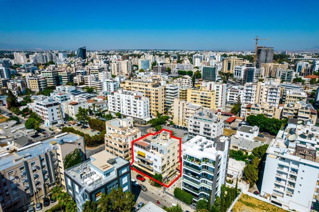 Four storey mixed-use building in Agioi Omologites, Nicosia photo 4