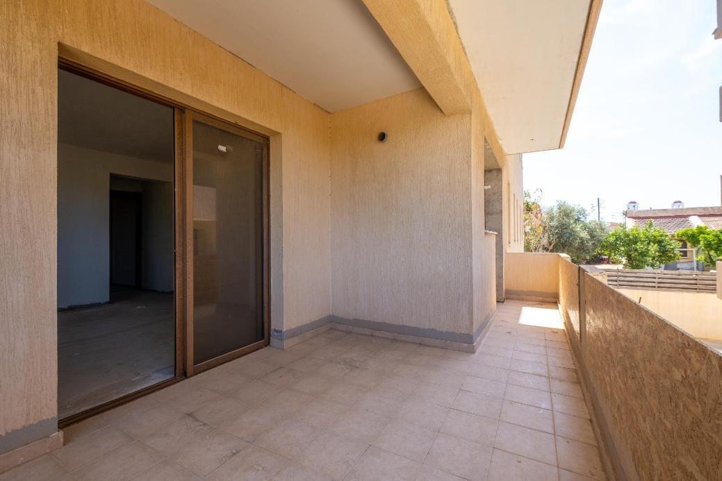 Incomplete 3 bedroom apartment in Polemidia, Limassol photo 2