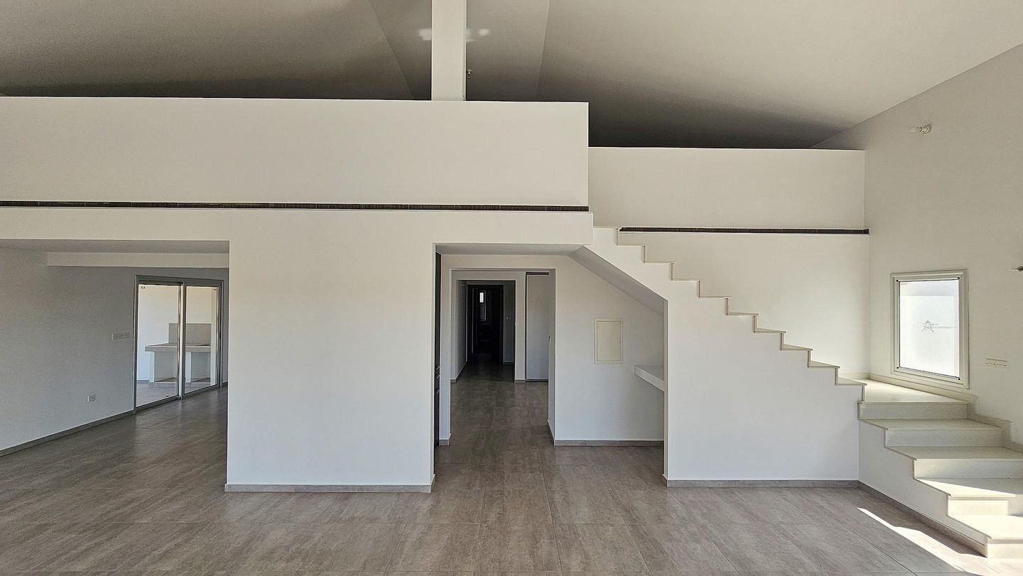 Charming Metallic-Frame Detached Home with Attic – Peristerona, Nicosia photo 6