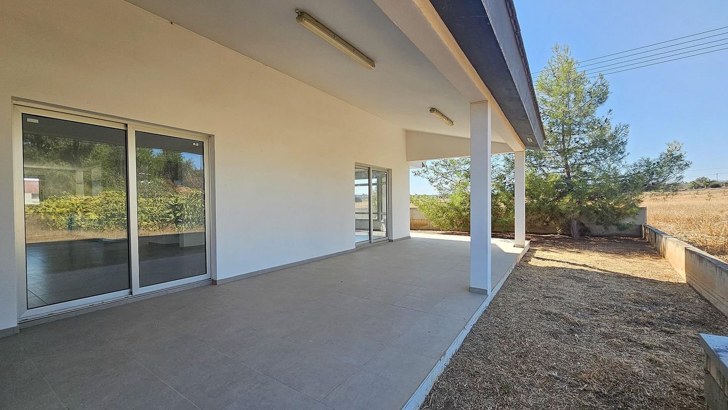 Charming Metallic-Frame Detached Home with Attic – Peristerona, Nicosia photo 26