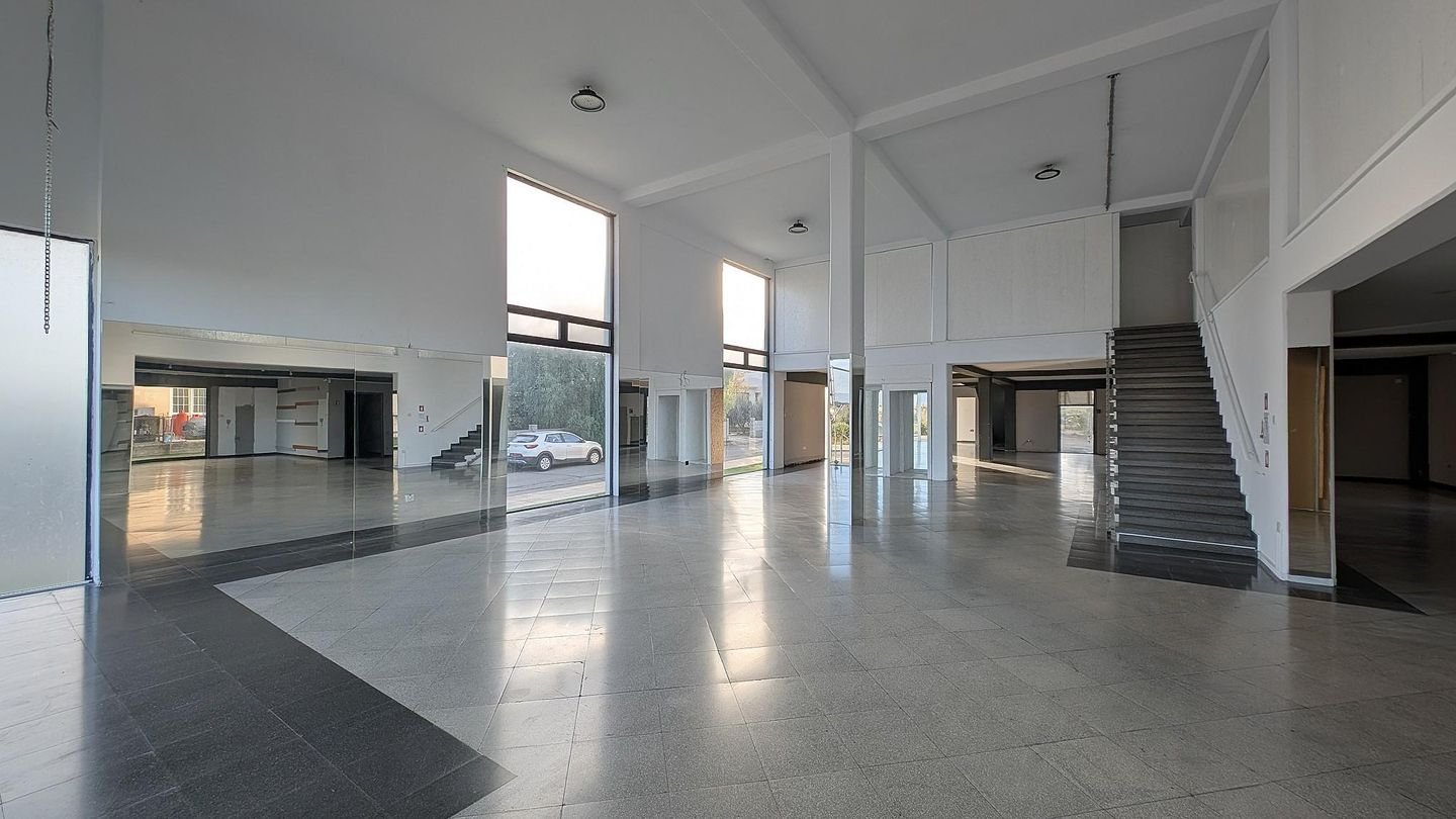 Commercial building in Kokkinotrimithia, Nicosia photo 9