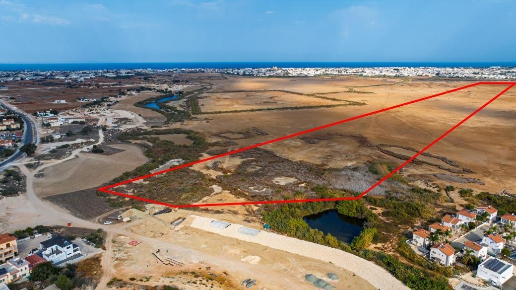 Shared field in Deryneia, Famagusta photo 4