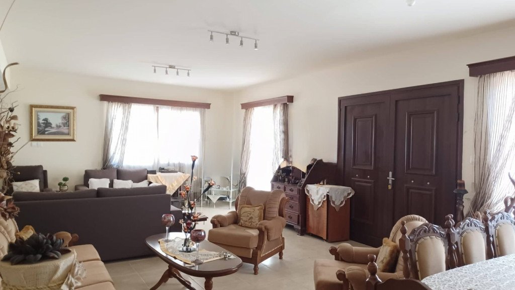 3 BR House in Agios Therapon, Limassol photo 6