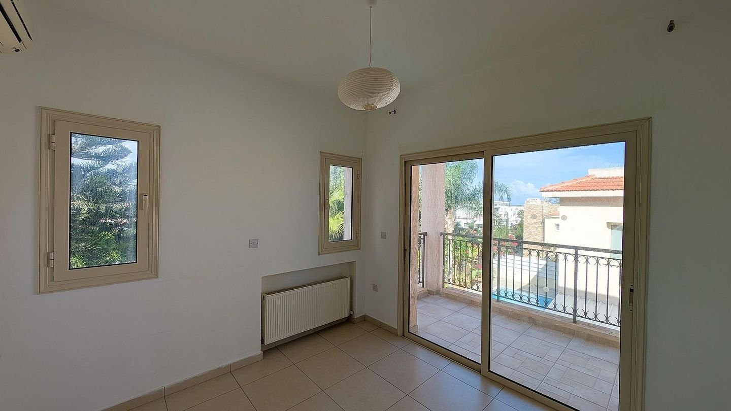 Coastal 3-Bedroom Villa with Private Pool in Paralimni, Famagusta photo 18