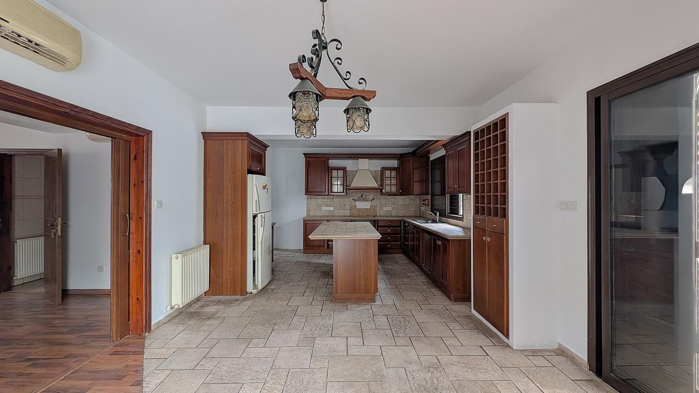 Elegant 3-bedroom semi-detached house in Engomi, Nicosia photo 14