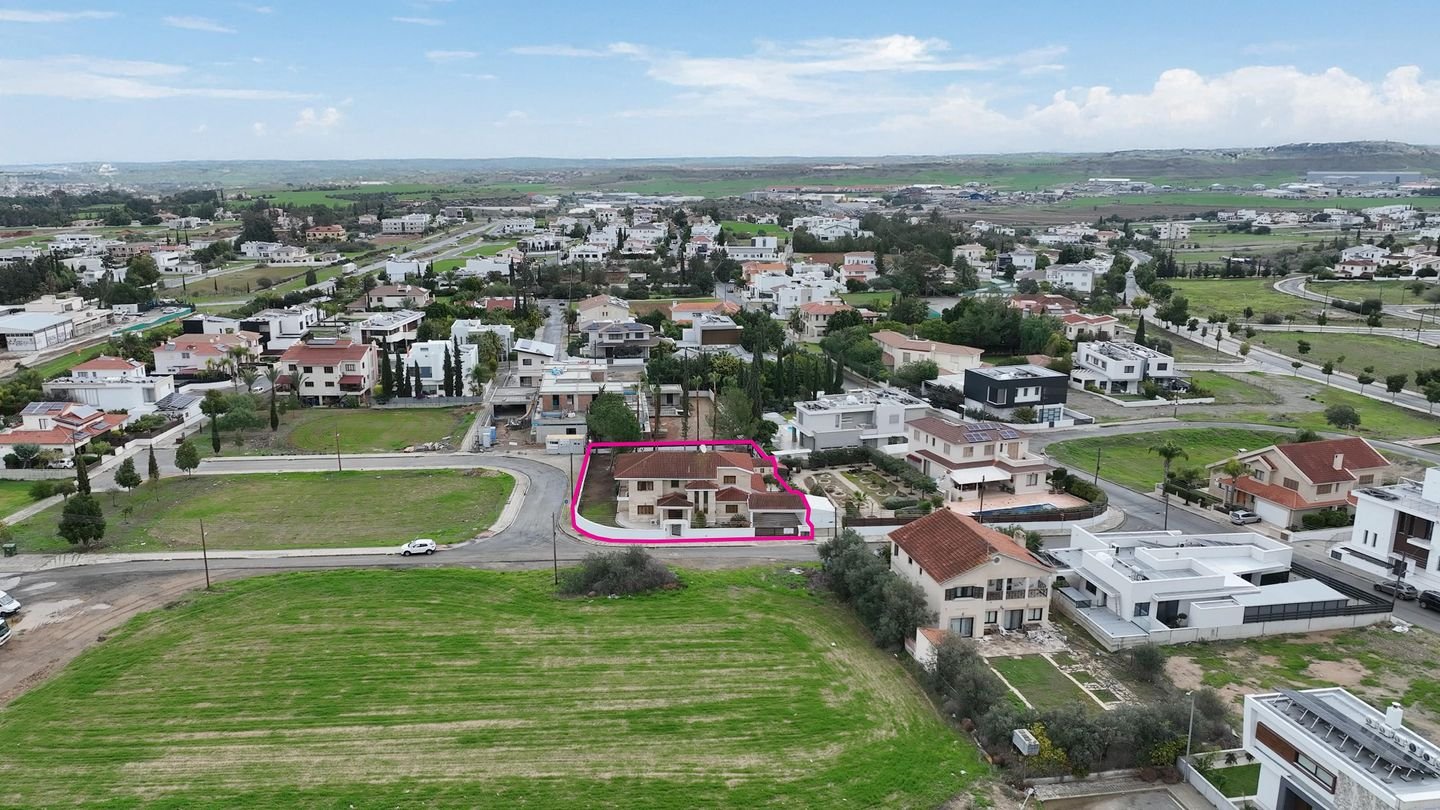 Luxurious Mansion in Agios Georgios, Latsia, Nicosia photo 3