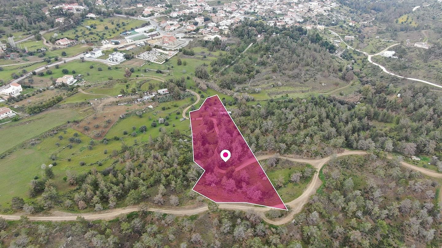 Residential field in Kapedes, Nicosia photo 1