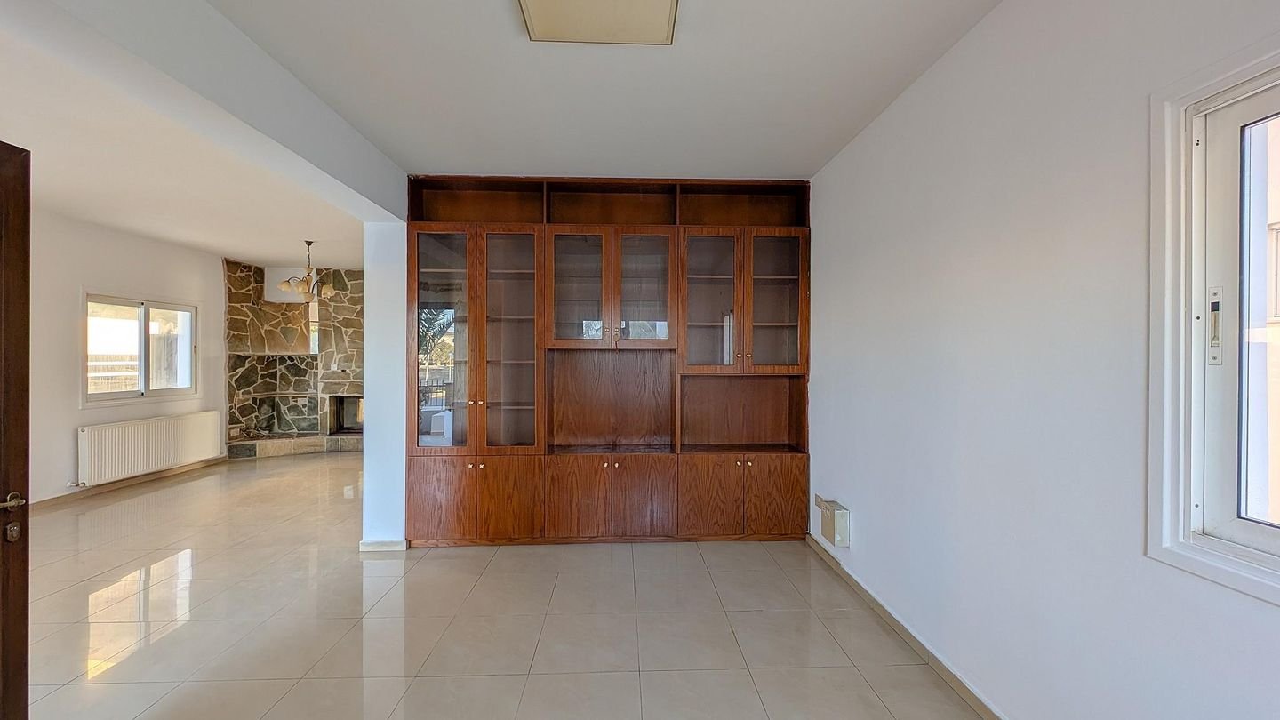 Elegant 4-Bedroom Home with Private Pool in Archangelos/Anthoupoli, Nicosia photo 16