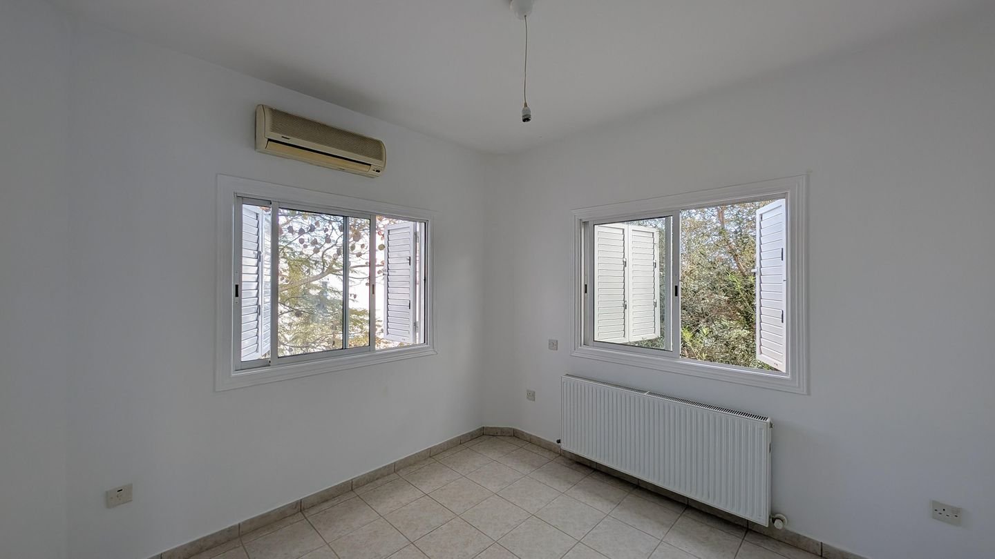 Coastal Living: 3-Bedroom House in Paralimni, Ammochostos photo 15