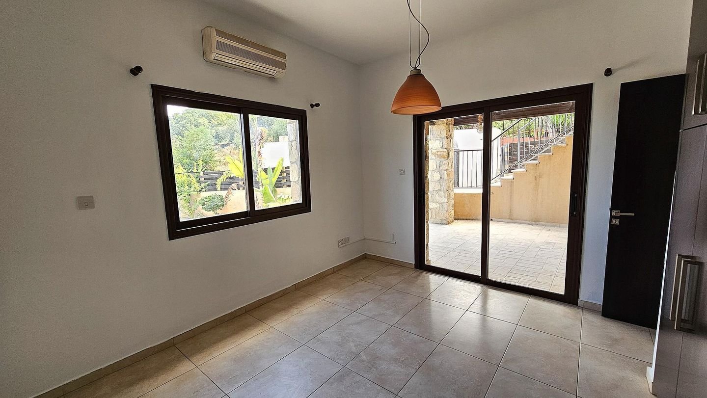 Duplex House with pool in Koili, Paphos photo 11