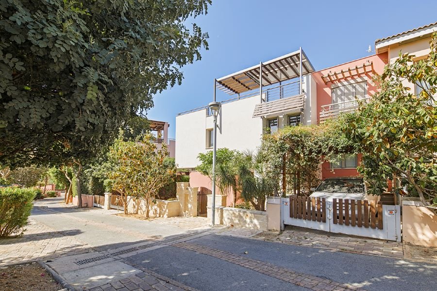 4 BR Villa in Agios Tychonas, Limassol photo 15