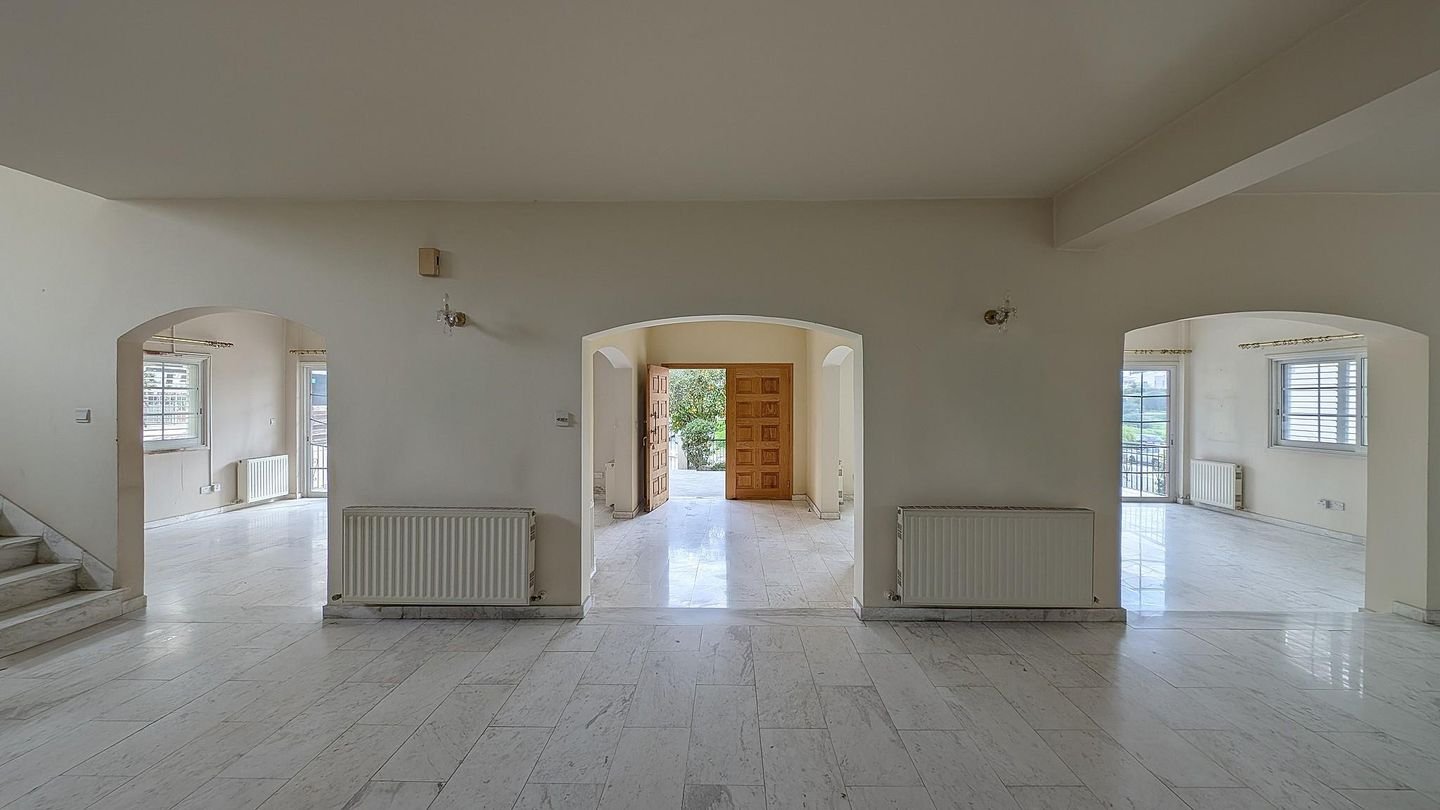 4-Bedroom Detached Villa with Pool & Loft in Egkomi, Nicosia photo 15