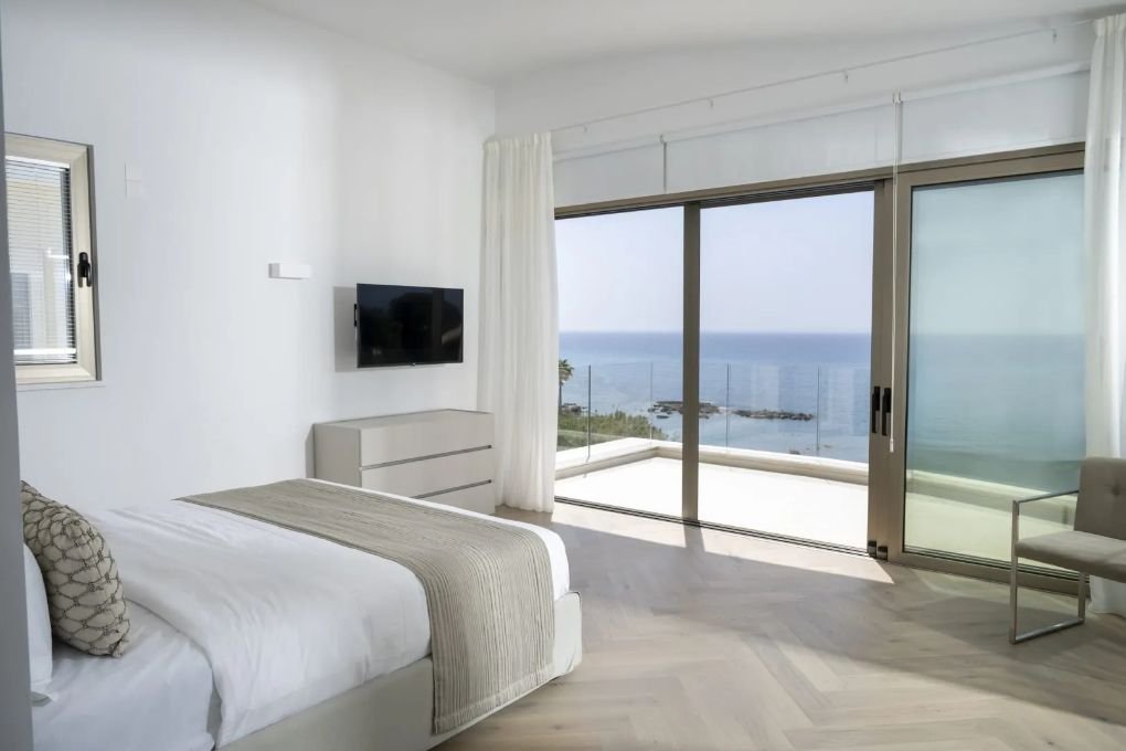 10 BR Villa in Kissonerga photo 27