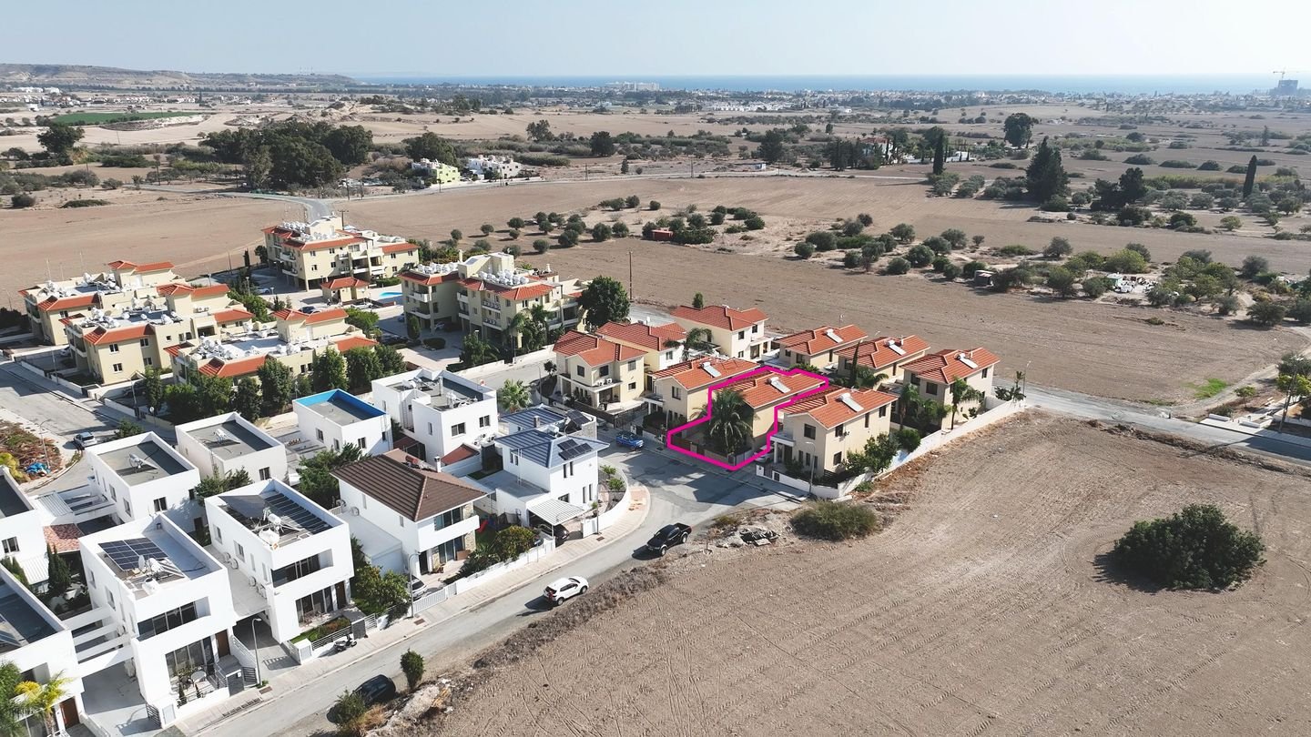 Two-Storey Detached House with Swimming Pool in Oroklini, Larnaca photo 3