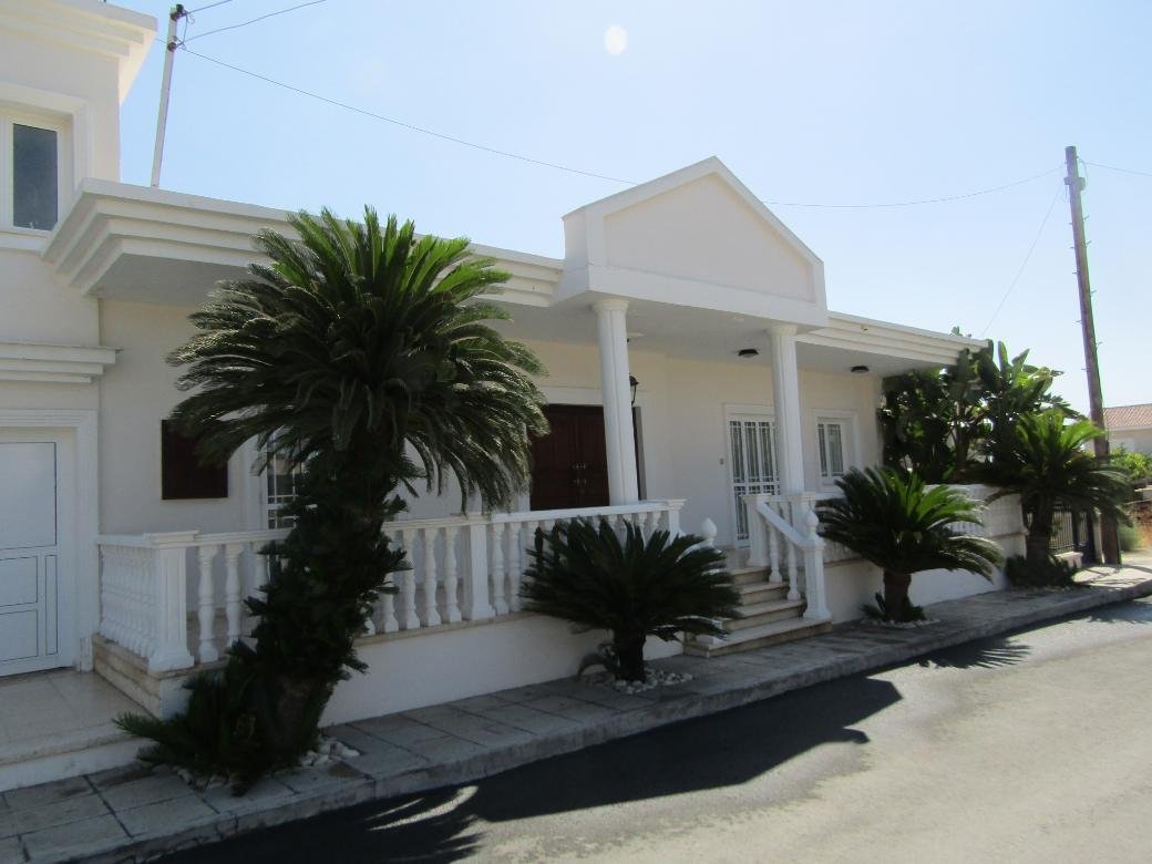 4 bedroom house in Aradippou, Larnaca photo 3