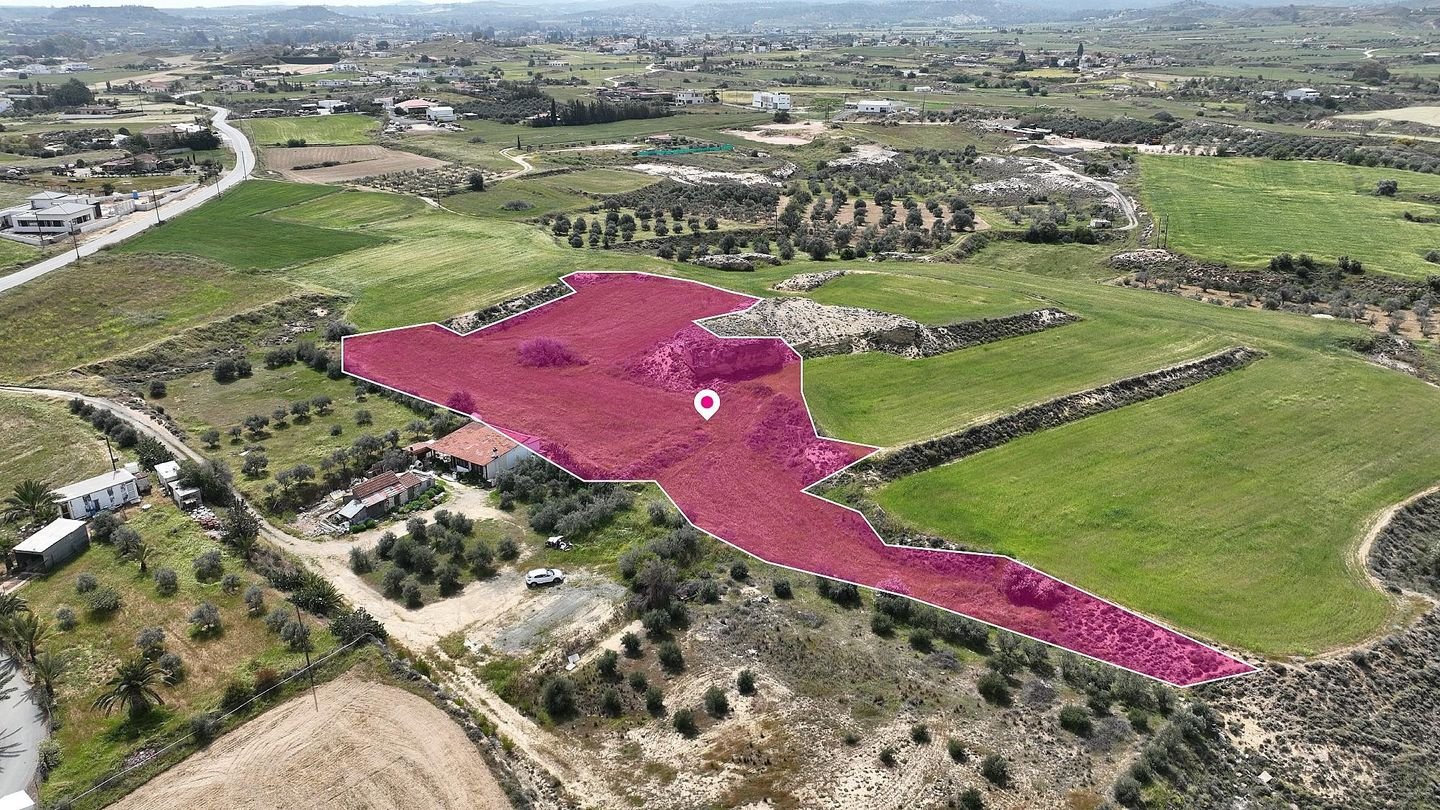 Agricultural field in Ergates, Nicosia photo 4