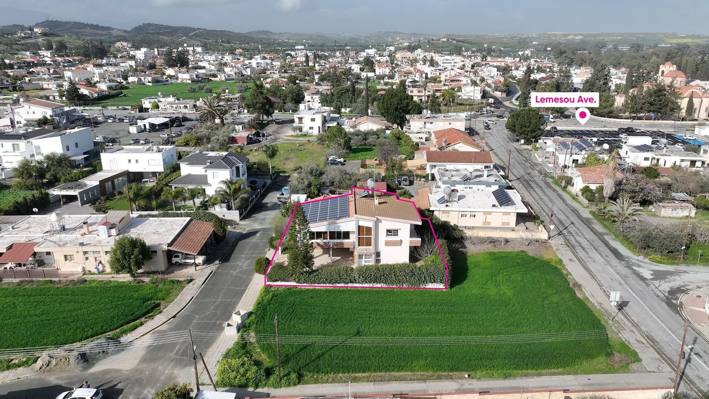 Spacious 4-Bedroom Detached House in Pera Chorio, Nicosia photo 4