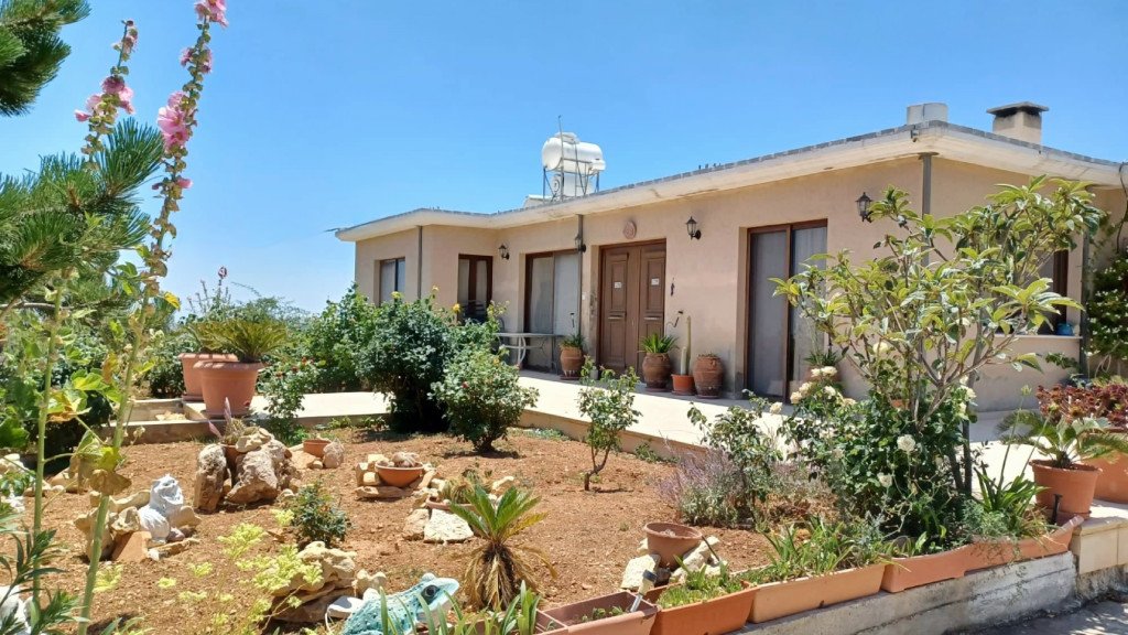 3 BR House in Agios Therapon, Limassol photo 1