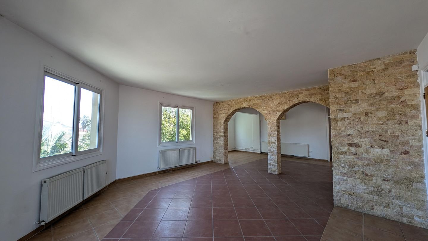 Three-storey building, located in Kaimakli, Nicosia photo 25