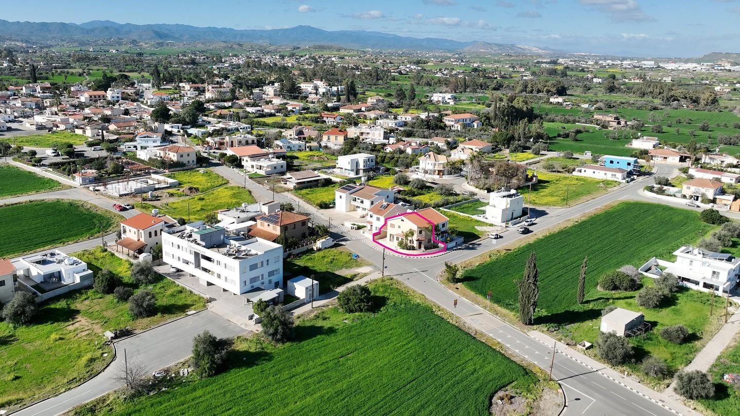 Two-Storey Semi-Detached House in Psimolofou, Nicosia photo 4