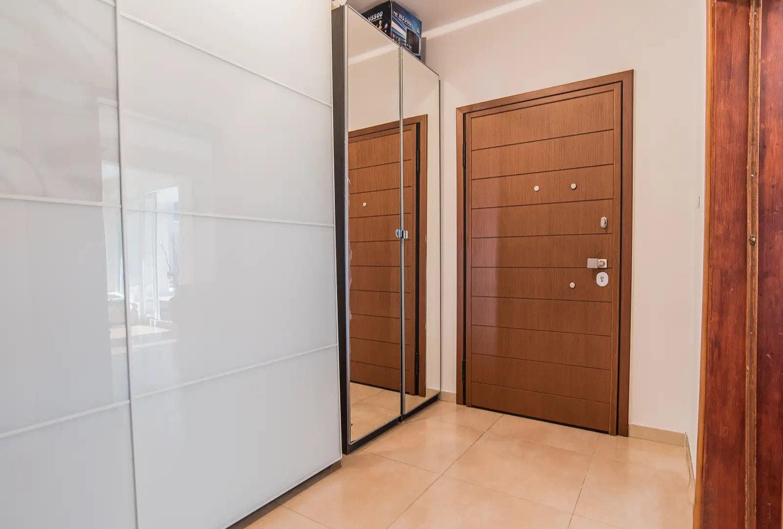 3 BR Seafront Apartment in Agios Tychonas, Limassol photo 10