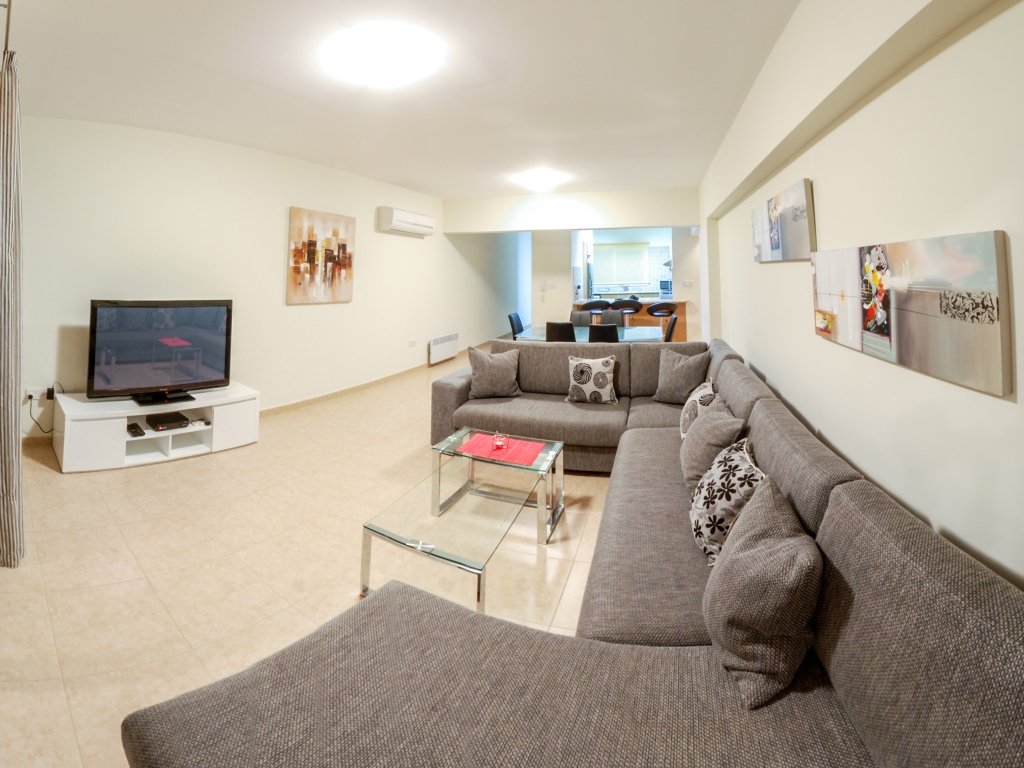 3 BR Apartment in Mouttagiaka, Limassol photo 2