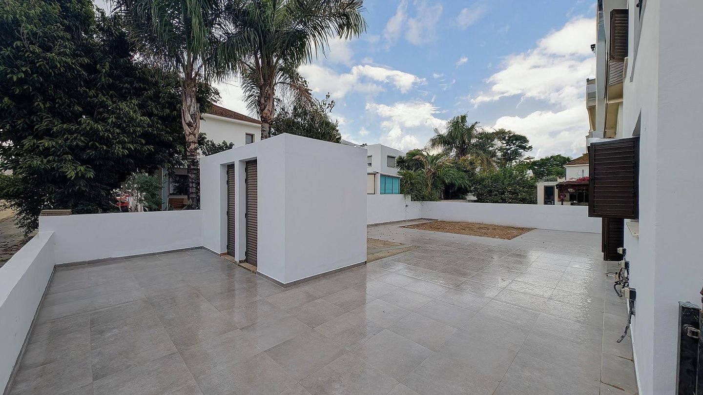 Elegant 3-bedroom semi-detached house in Engomi, Nicosia photo 32