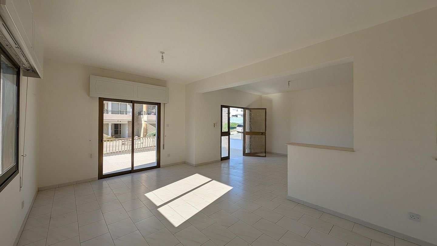 Spacious Detached Family Home in Prime Agios Athanasios, Limassol photo 10