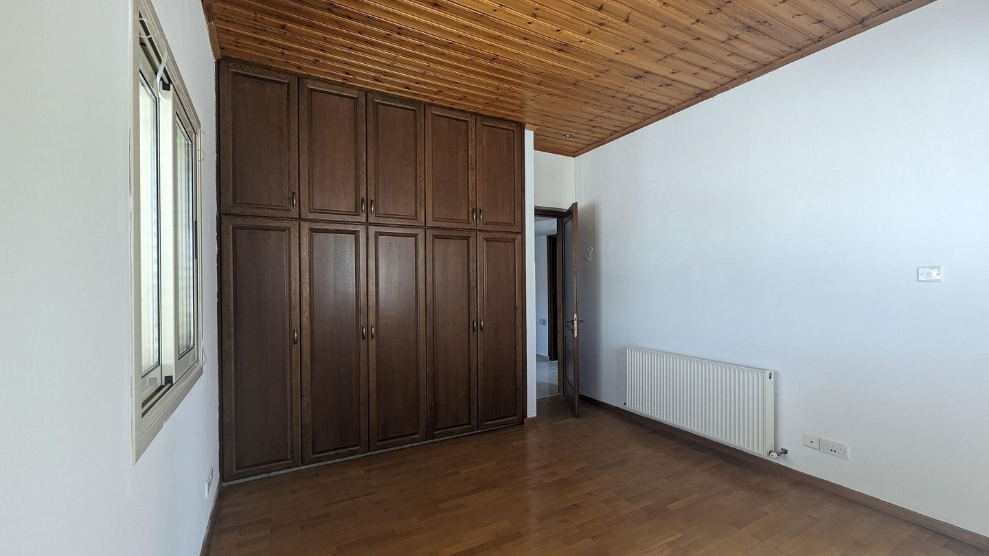 Four bedroom house with attic, in Lakatamia, Nicosia. photo 39