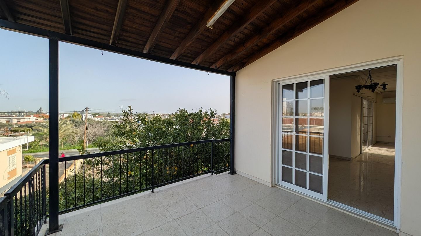 Spacious 4-Bedroom Detached House in Pera Chorio, Nicosia photo 39