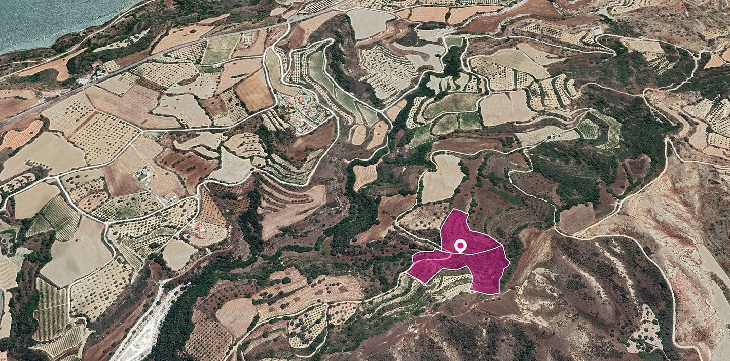 Fields in Giolou, Paphos photo 3