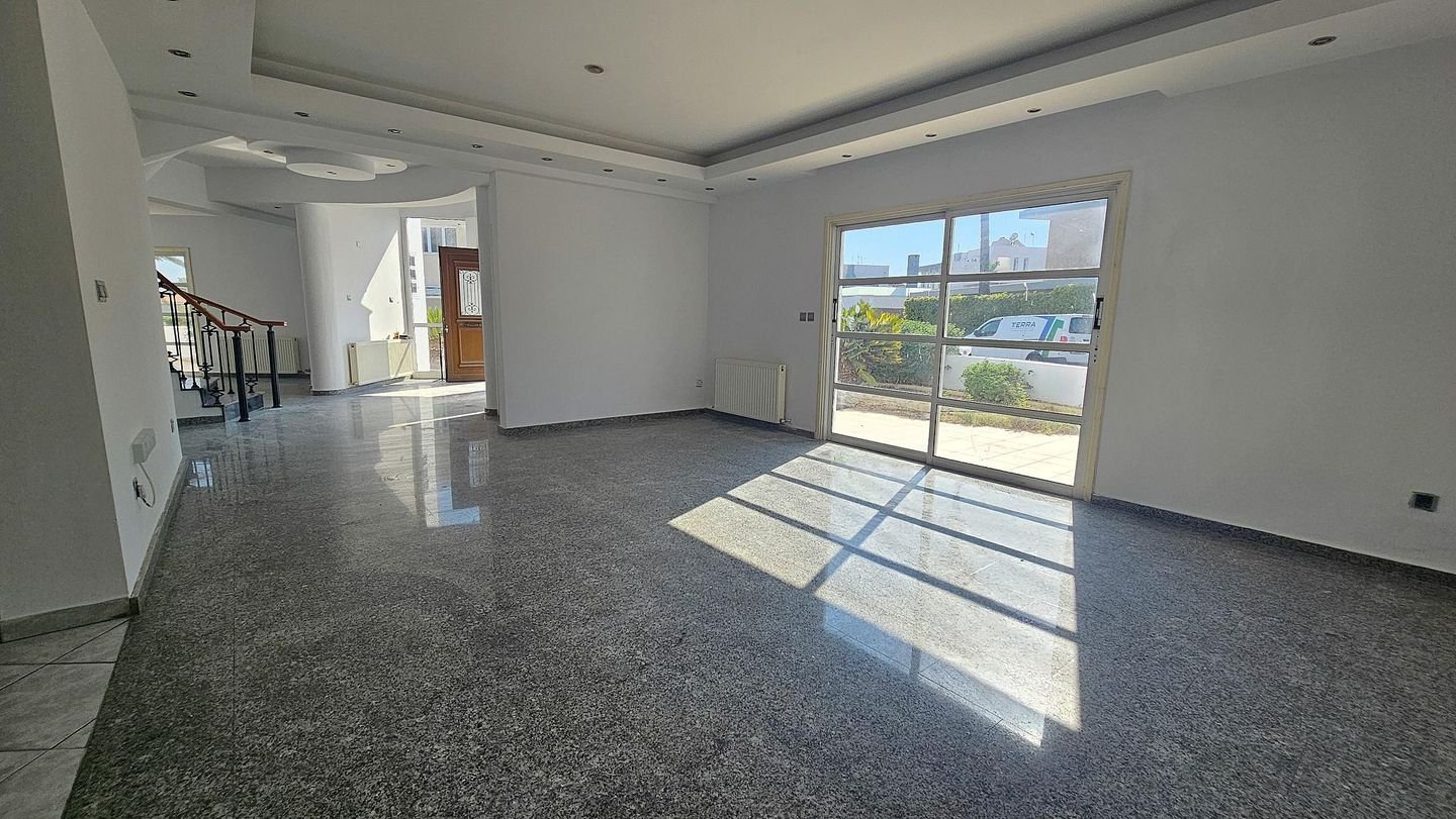 Semi-Detached 4-Bedroom House in Pano Deftera, Nicosia photo 12