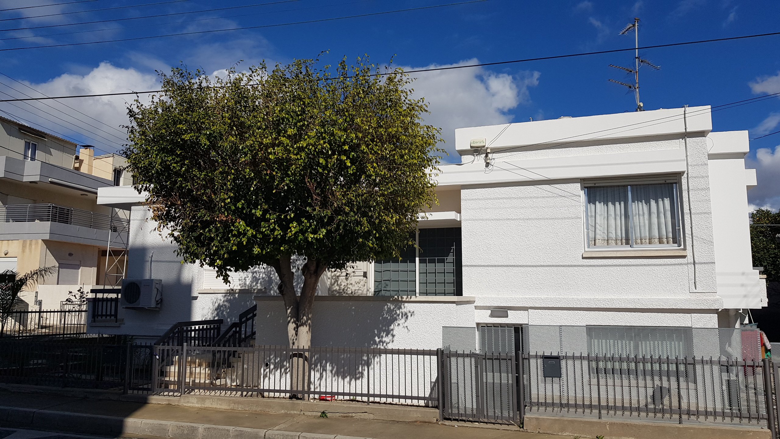 Renovated 3 BR house in the centre of Limassol photo 2