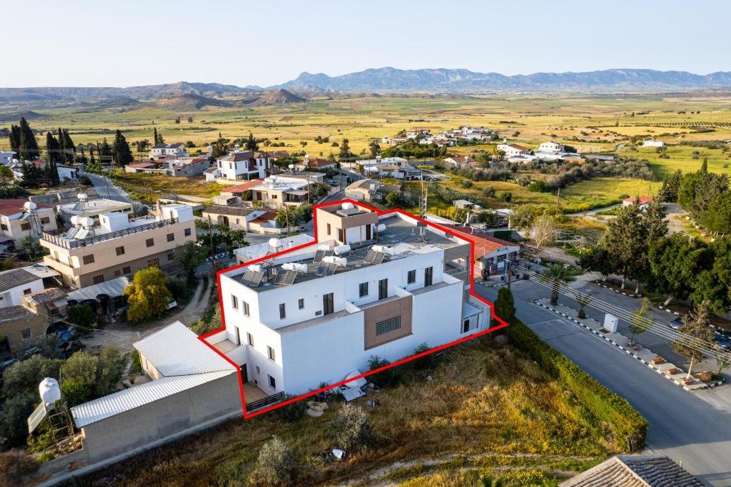 Three-storey residential building in Deneia, Nicosia photo 2