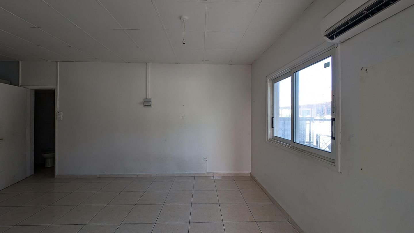 Three-storey building, located in Kaimakli, Nicosia photo 33