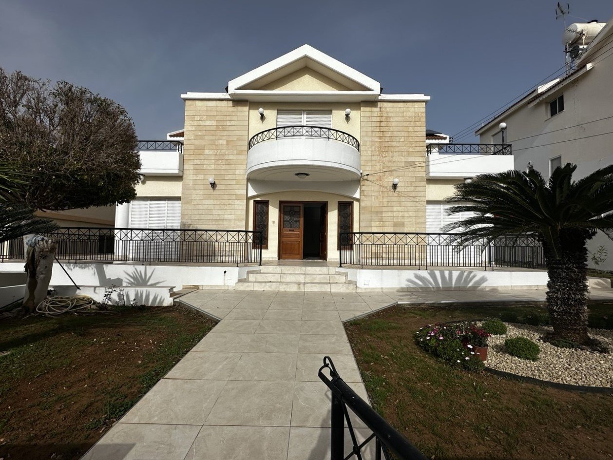 3+1 BR Detached House in Agios Athanasios, Limassol photo 1