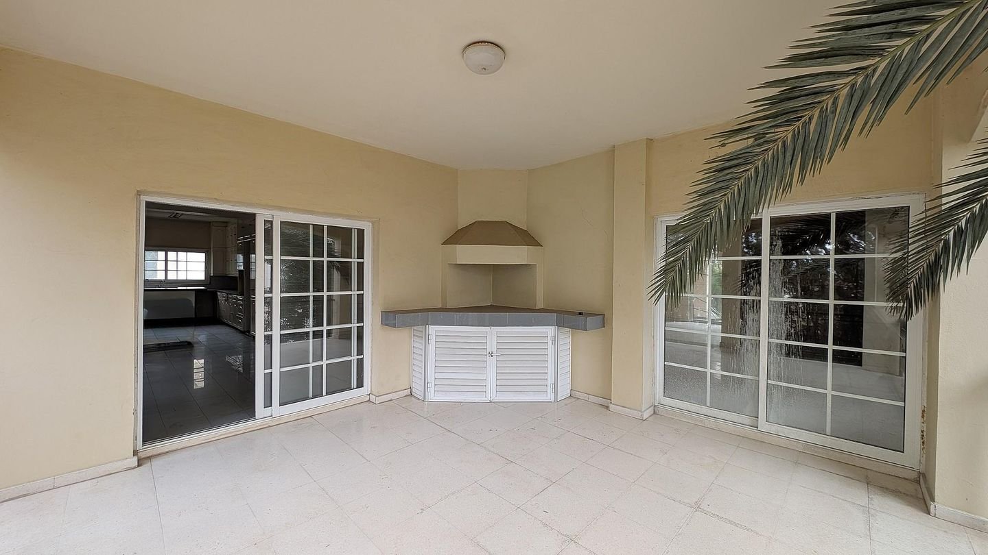 4-Bedroom Detached Villa with Pool & Loft in Egkomi, Nicosia photo 20