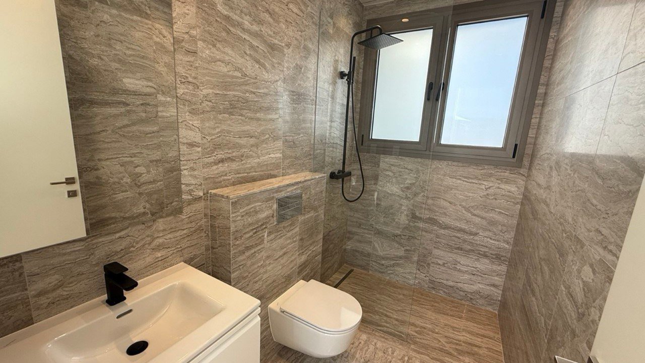 4 BR Villa in Mouttagiaka, Limassol photo 8