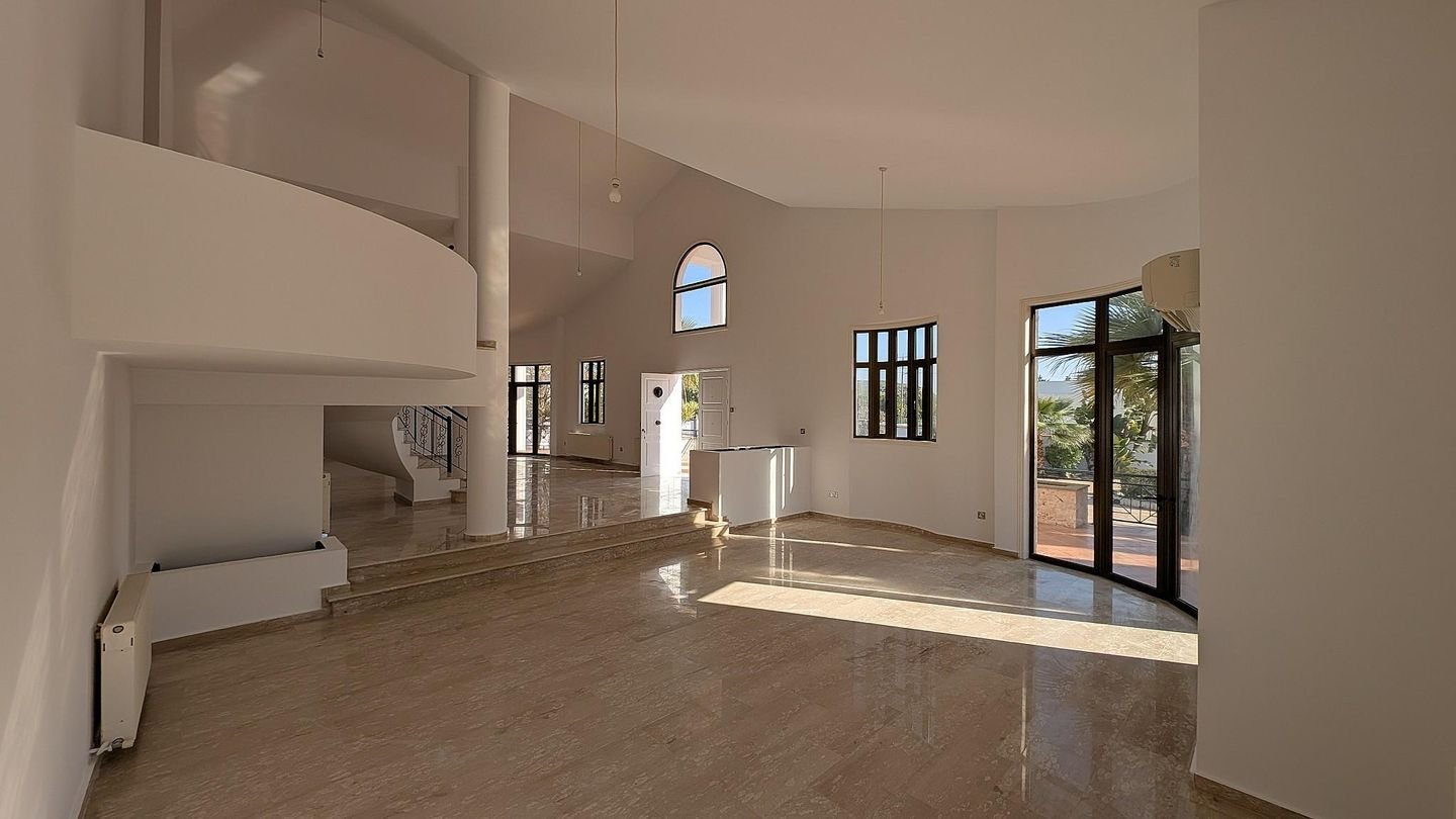 Four Bedroom Luxury Mansion with Private Pool in Pyla, Larnaca photo 15