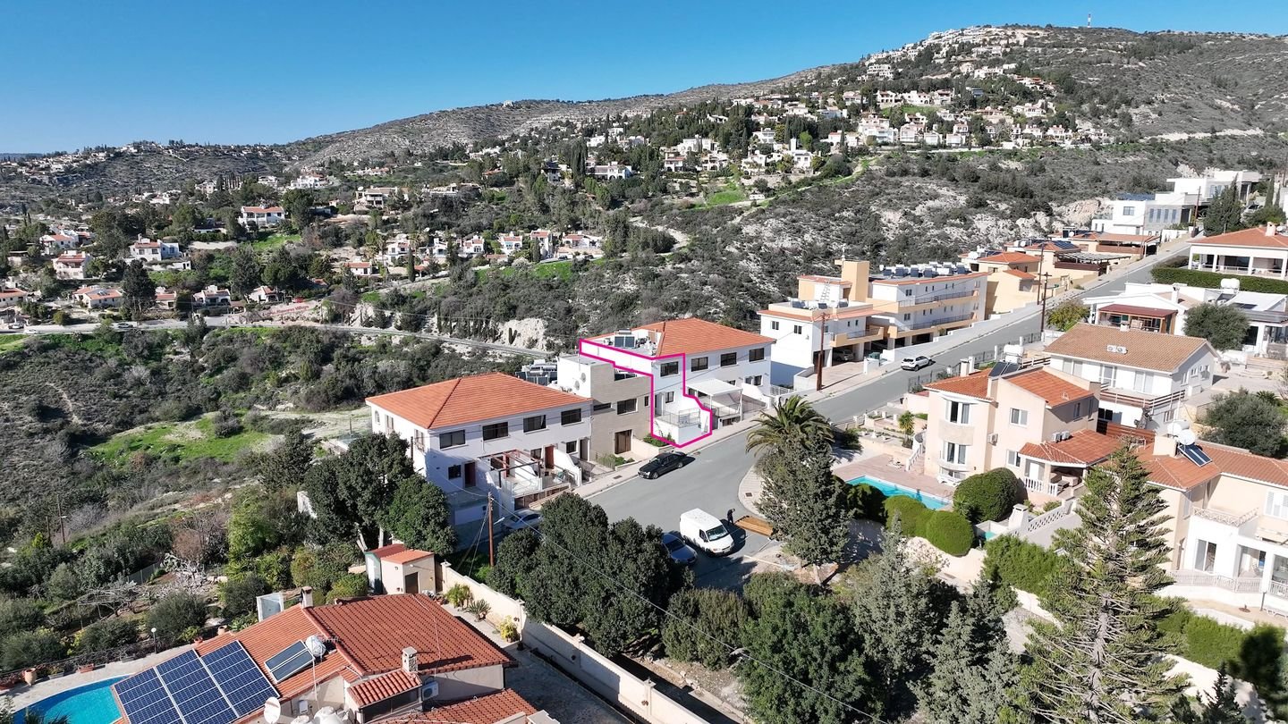 Two-Storey 2-Bedroom Apartment in Tala, Paphos photo 2