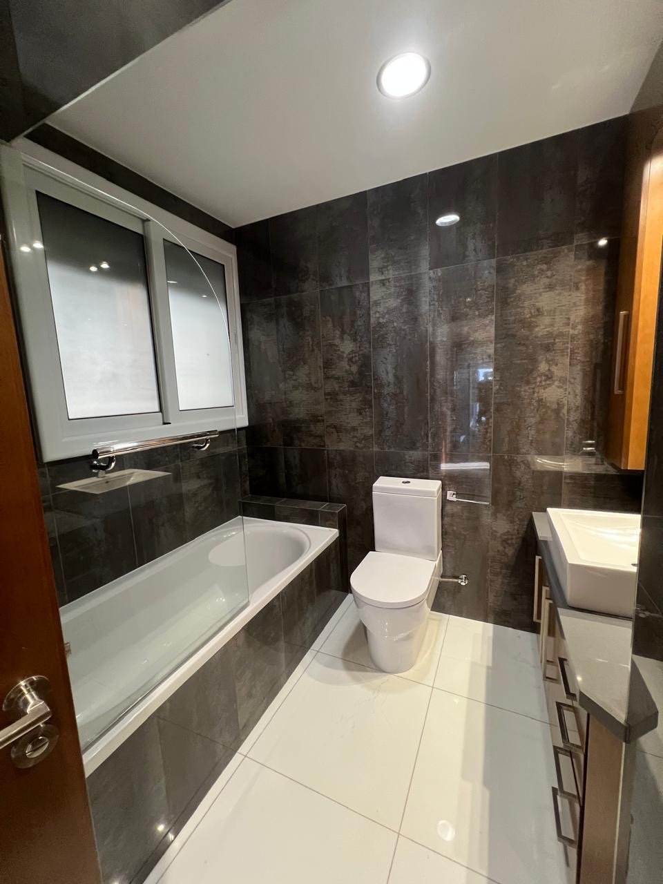 4 BR Luxury Apartment in Potamos Germasogeias, Limassol photo 20